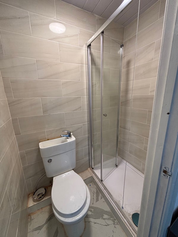 Photo 1: Bathroom 