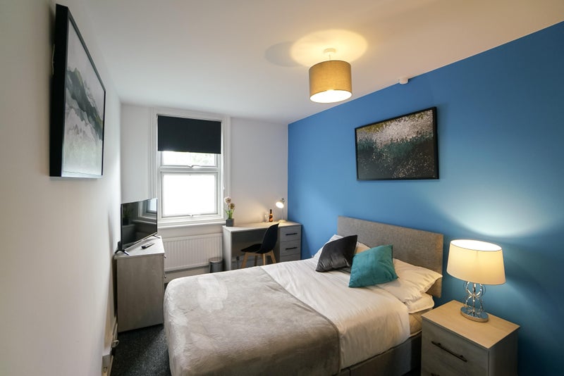 Photo 1: Room 2