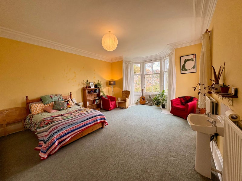 Photo 1: large double bedroom