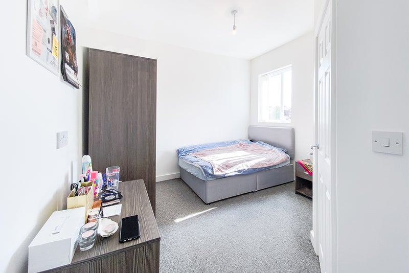 Photo 1: Room 3