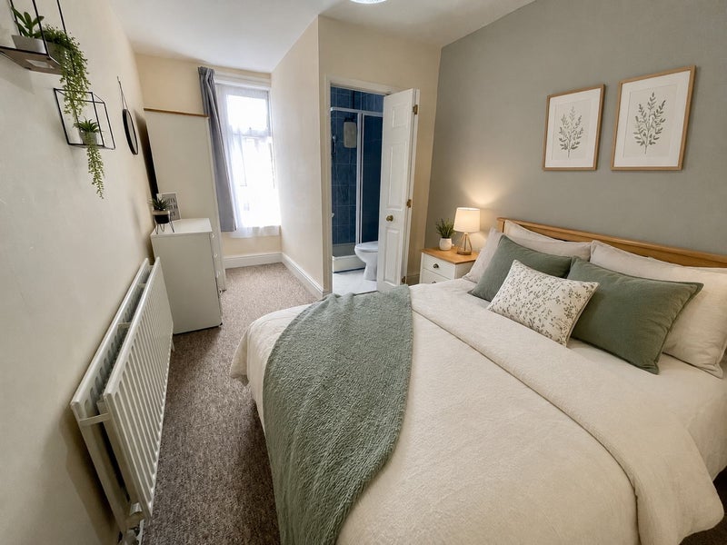 Photo 1: Room 3 w/ ENsuite