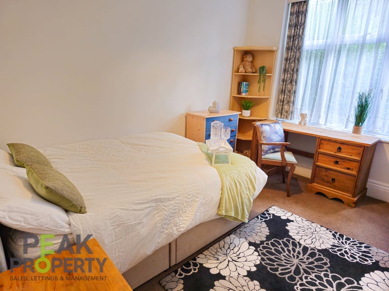 Photo 1: Room 1 - Available