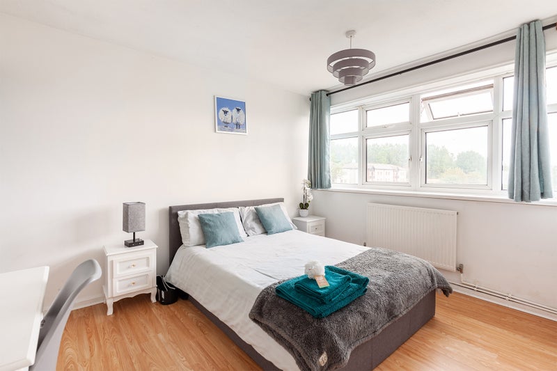 Photo 1: Bedroom