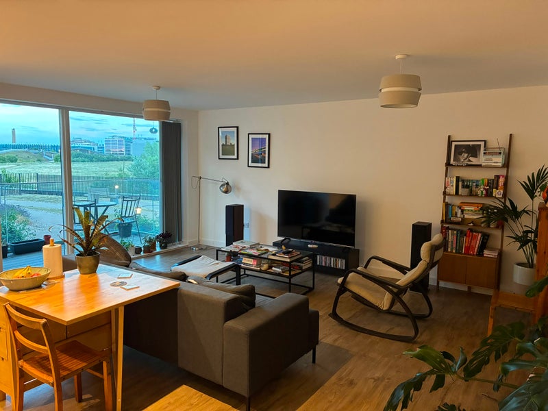 Photo 1: Living Room/Kitchen
