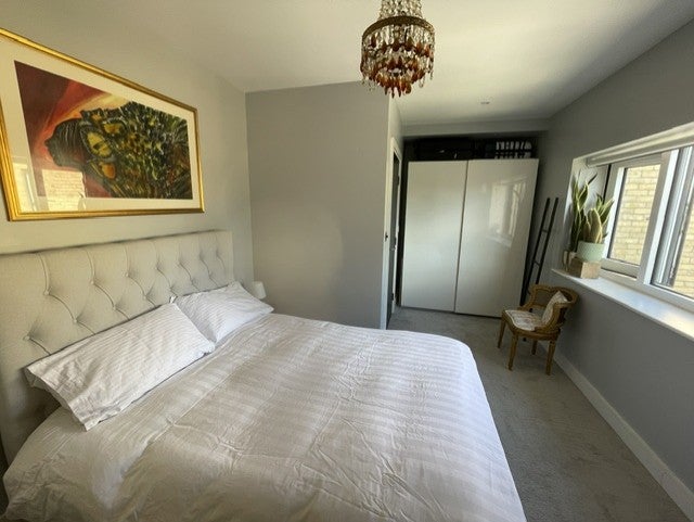 Photo 1: Bedroom