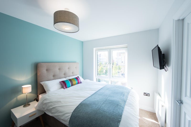 Photo 1: Room 4