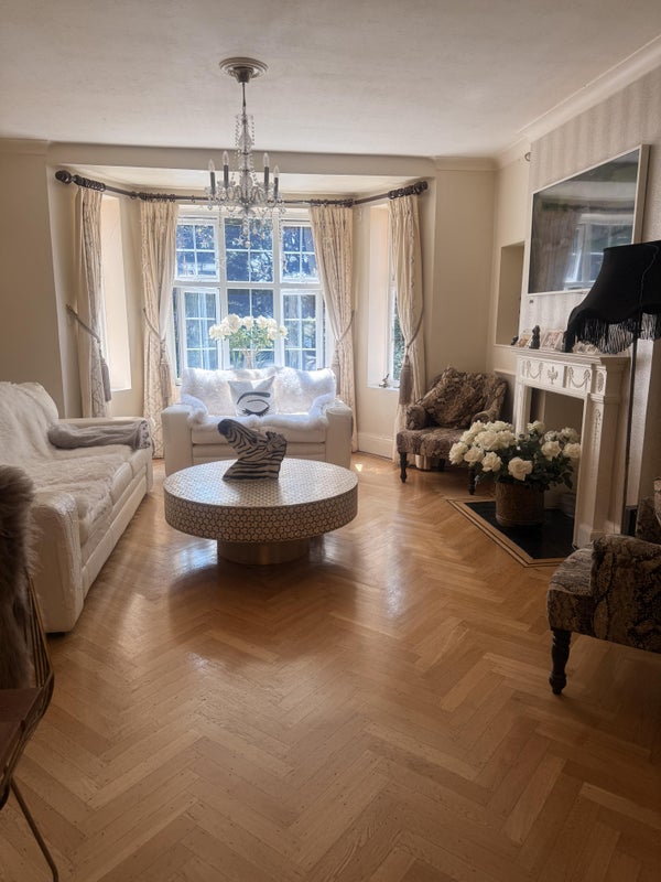 Photo 1: living area
