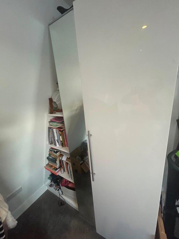 Photo 1: Room 1