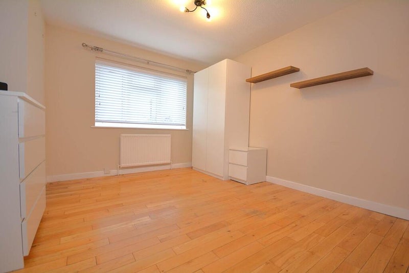 Photo 1: Double Bedroom