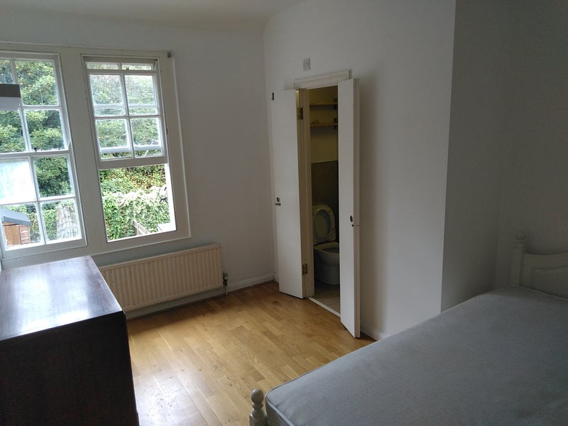 Photo 1: Ensuite Bedroom