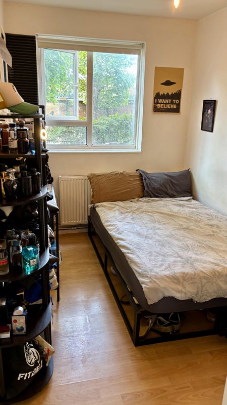 Photo 1: Bedroom