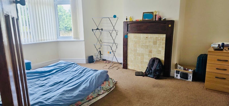 Photo 1: This is the room