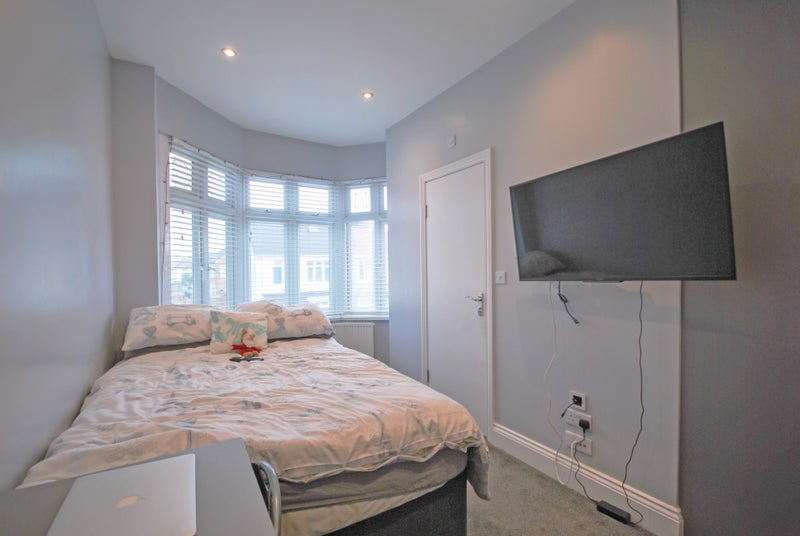 Photo 1: Room 5 with en-suite bathroom