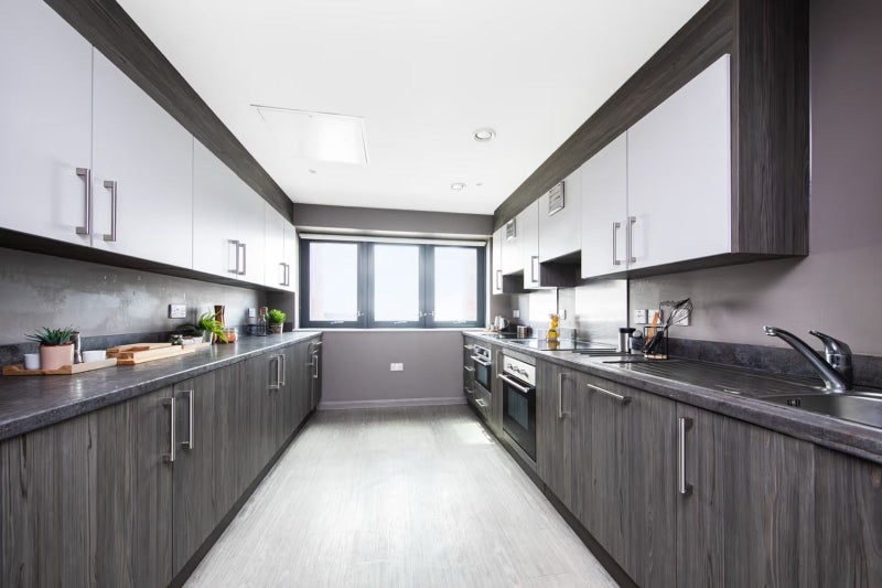 Photo 1: Shared kitchen 
