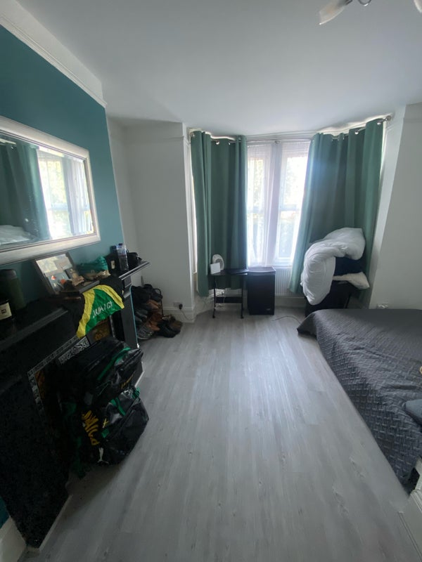 Light-Filled Double Room | Great Location | Garden - View 3