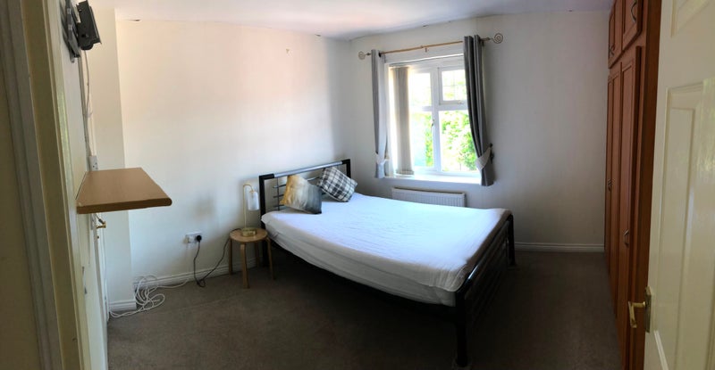 Photo 1: Bedroom