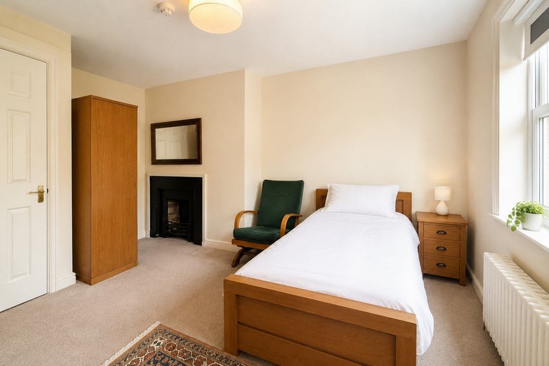 Peaceful En-Suite Room in Stunning Country House - View 2