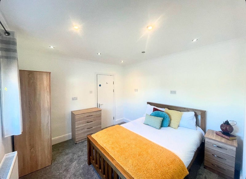 Photo 1: LOVELY ROOM
