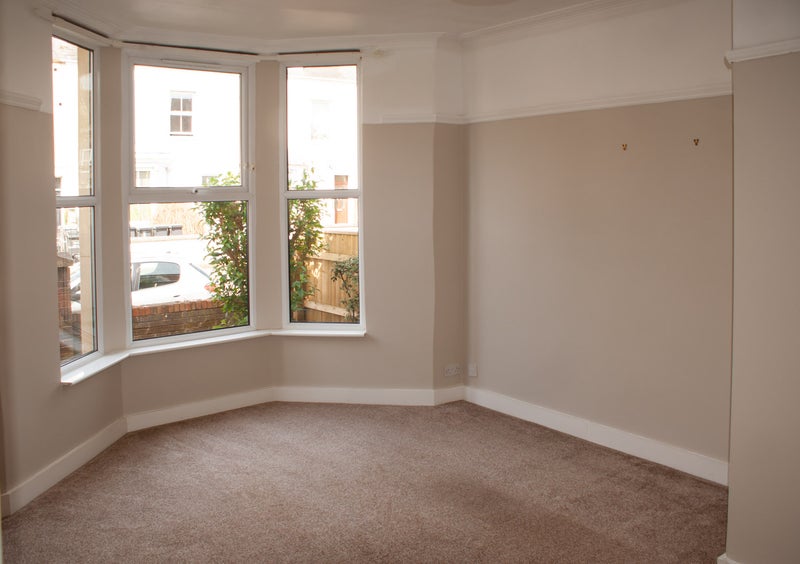 Photo 1: lounge