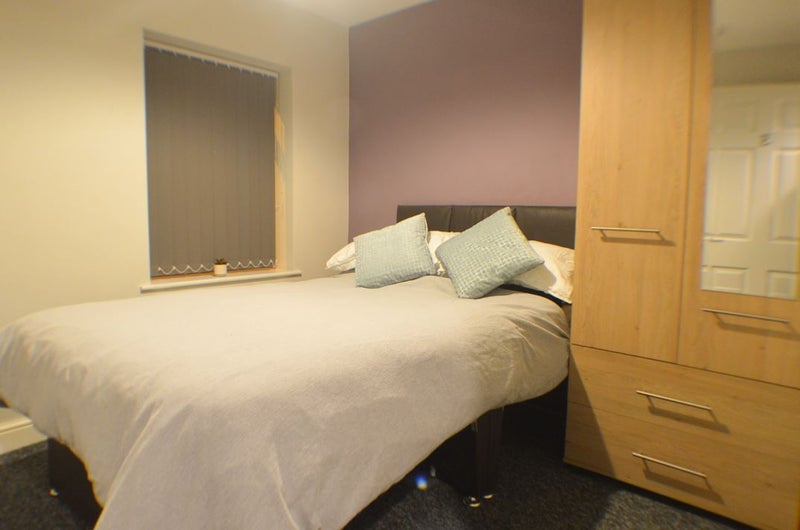 Photo 1: Room 3 