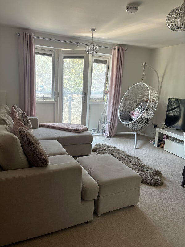 Photo 1: Living room