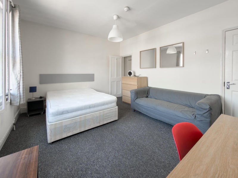Photo 1: Room 3