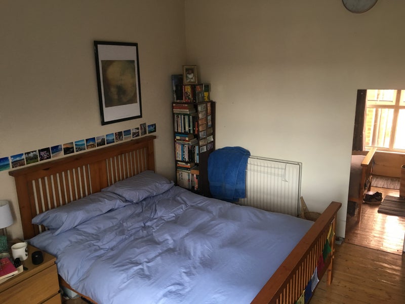 Photo 1: Bedroom Pic 1
