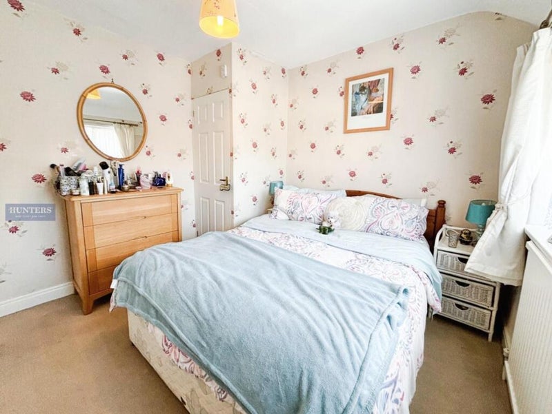 Photo 1: Double bedroom avaliable
