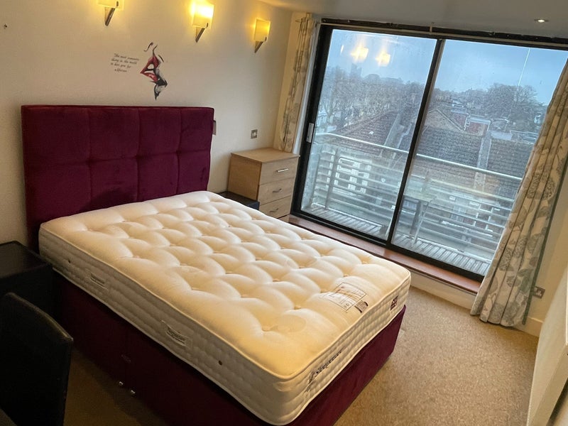 Photo 1: Bedroom