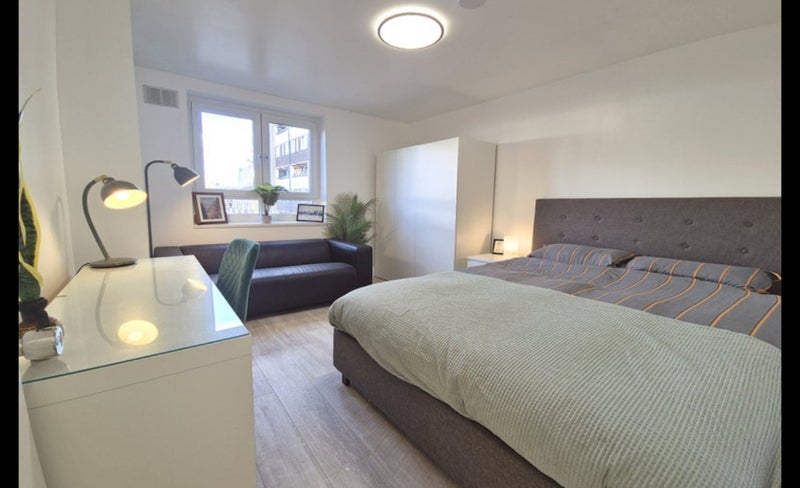 Photo 1: ROOM 3