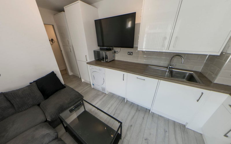 Photo 1: Kitchen+Living Room