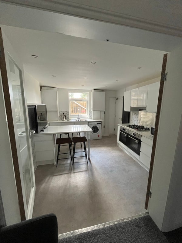 Photo 1: Kitchen