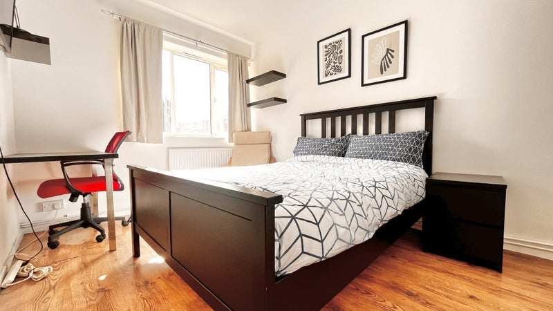 Photo 1: Bedroom View