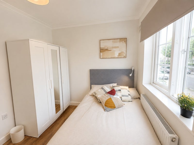 double room in Tooting (SW17) - View 3