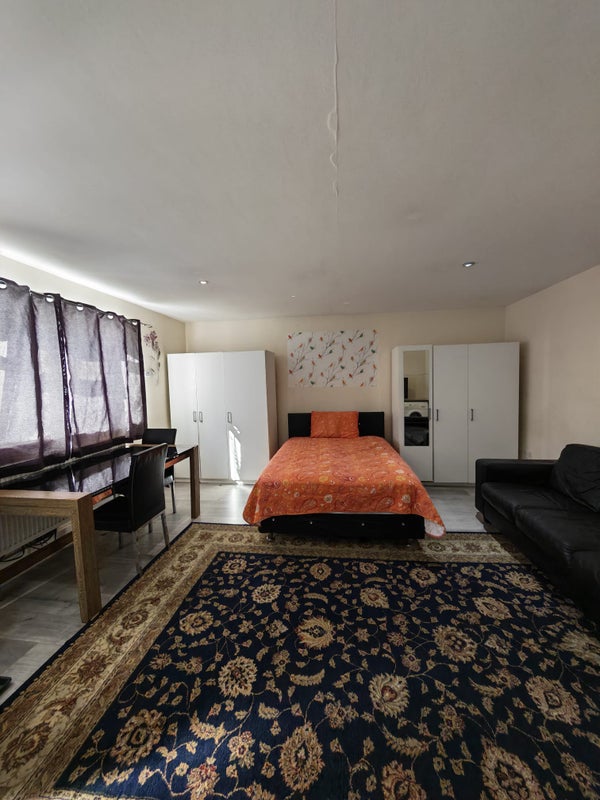 Photo 1: Double Bed