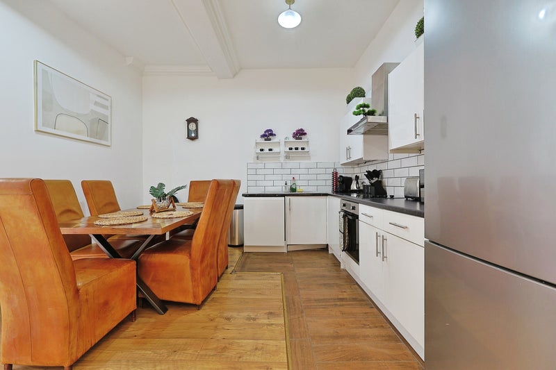 Photo 1: Living Kitchen