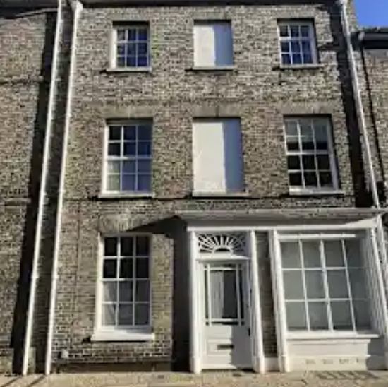 Photo 1: Thse House. The top floor is yours!