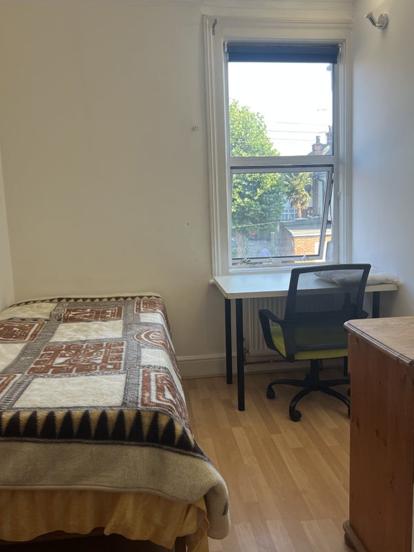 Photo 1: Bedroom