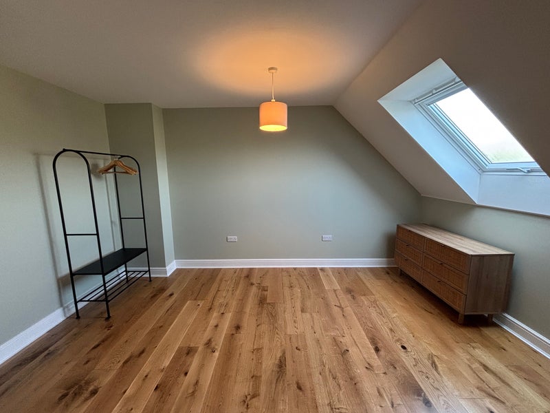 Photo 1: Bedroom