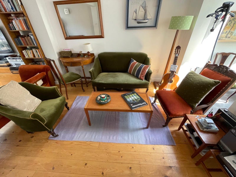 Photo 1: Music, reading, work space