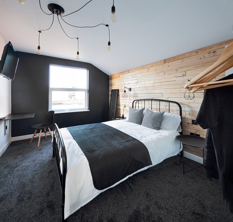 Photo 1: Room 3