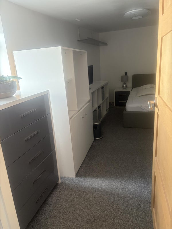 Photo 1: Room