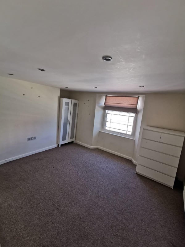 Photo 1: Douboe bedroom