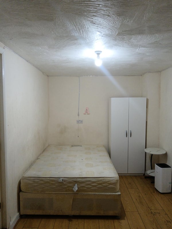 Photo 1: Double room