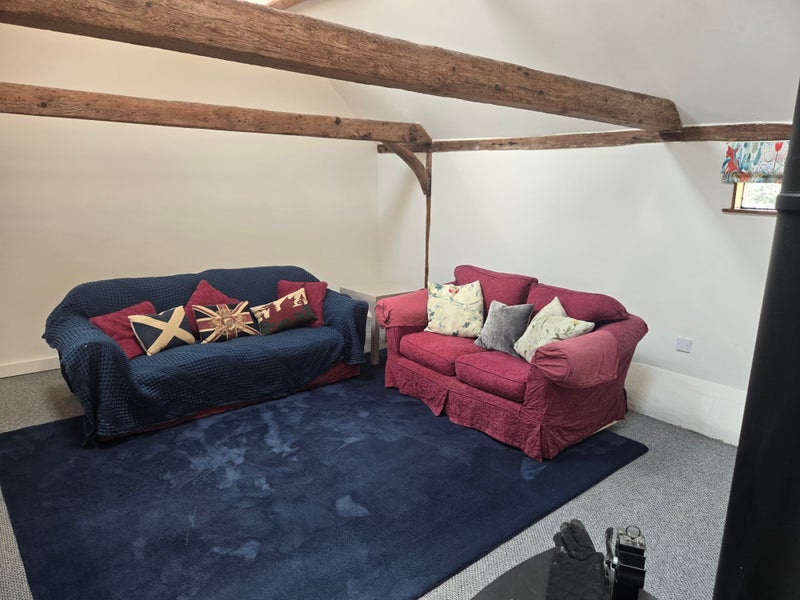 Photo 1: Living room 