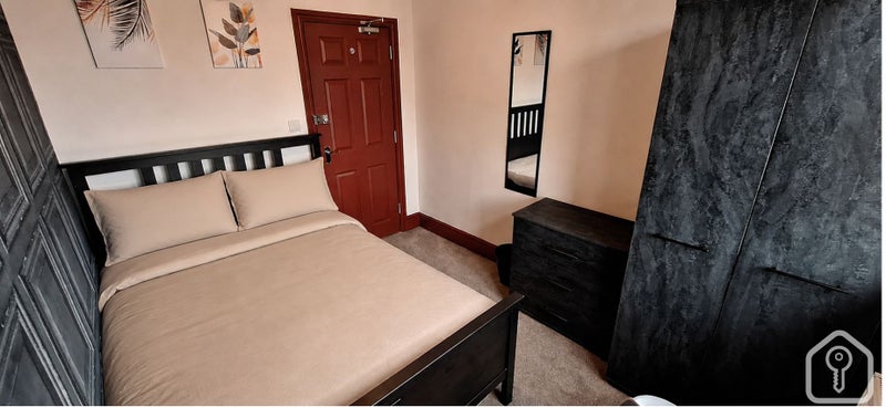 Photo 1: Room  6 - Double Room