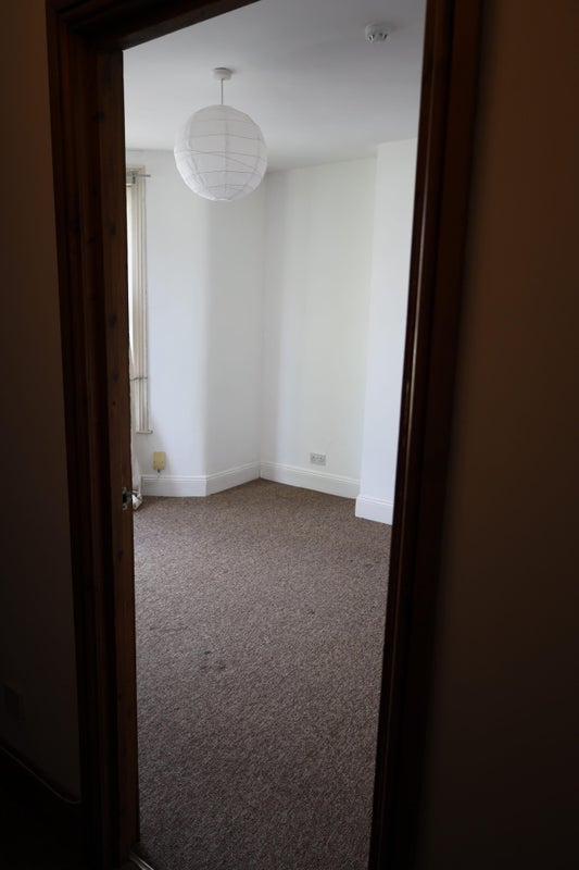Photo 1: Room