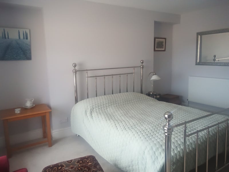 Photo 1: Bedroom