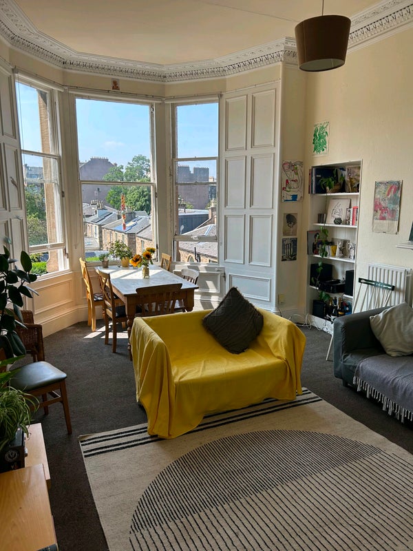 Photo 1: Living room
