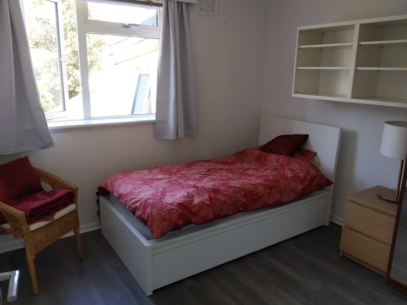 Photo 1: Bedroom 3